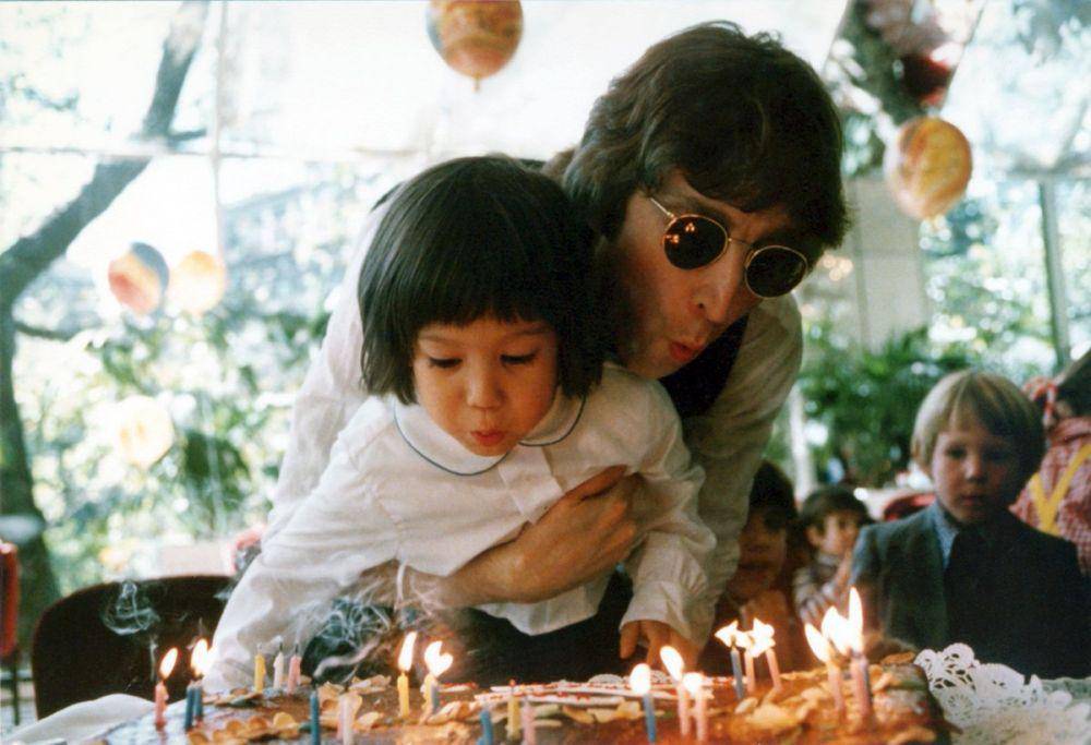 twitter.com/yokoono
