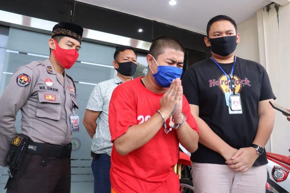 Penyanyi "Aisyah Minum Anggur Merah" Jadi Tersangka Penistaan Agama