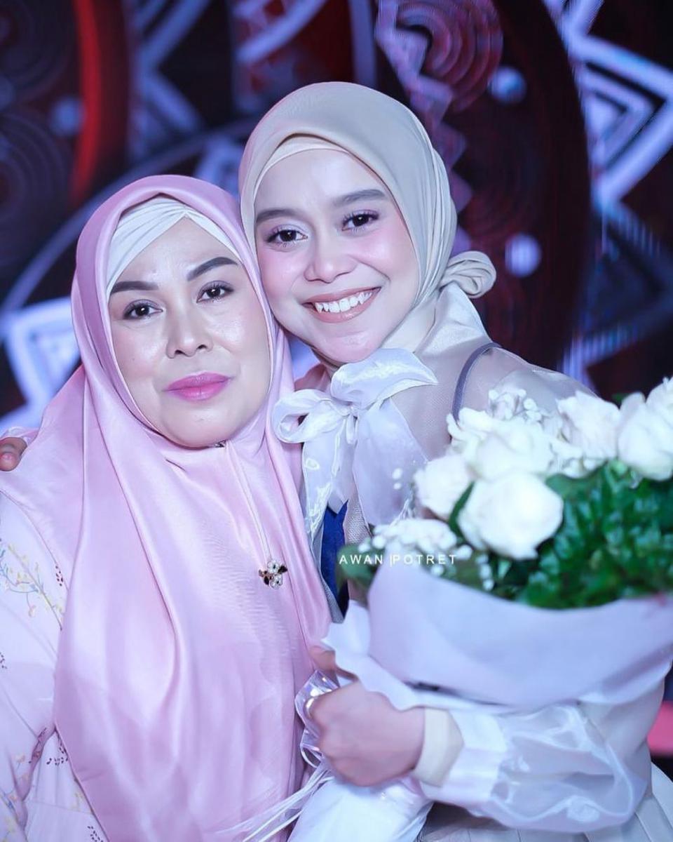 Hangat dan Dekat, 10 Potret Manis Lesti Kejora dan Ibunda Tercinta
