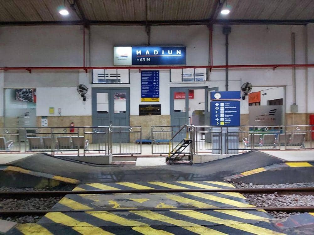 Suasana di Stasiun Madiun lengang seiring dengan pembatalan perjalanan kereta jarak jauh. Dok.IDN Times/Istimewa