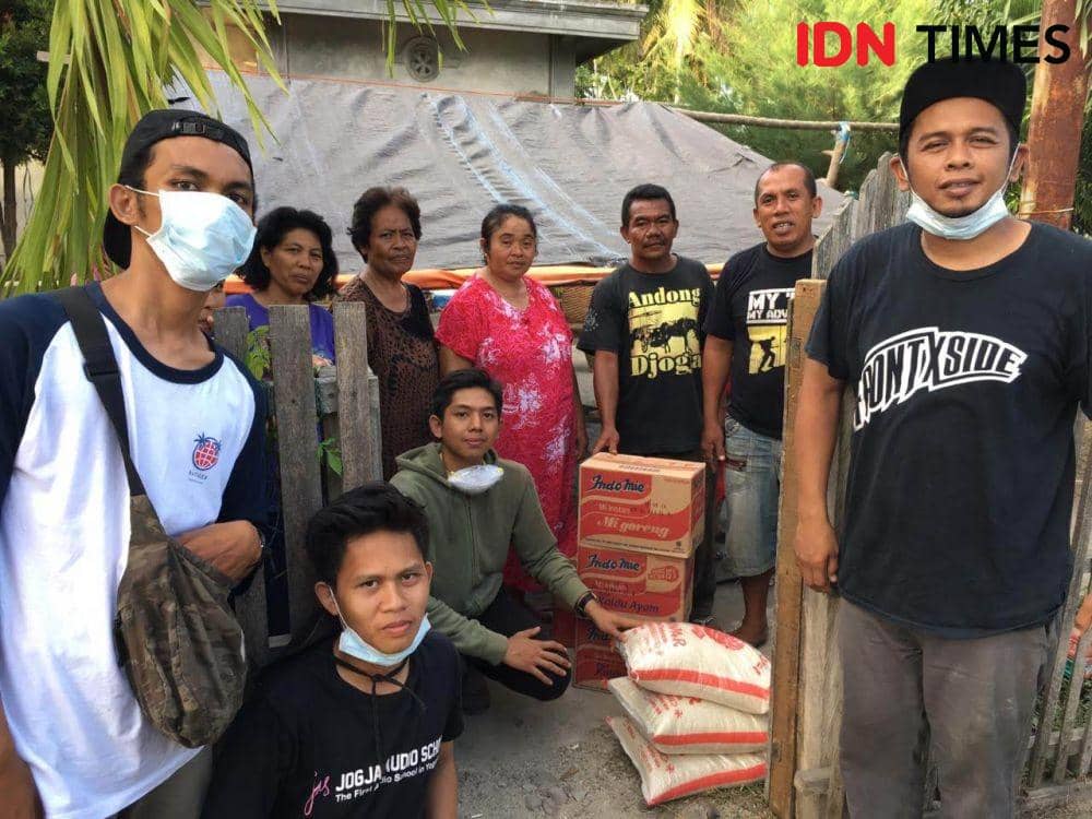 Gerakan 'Masak untuk Kawan' bagi Warga Terdampak COVID-19 di Palu
