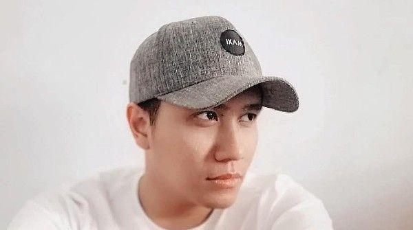 Jarang Tersorot, 9 Potret Terkini Ressa Herlambang yang Makin Manly!
