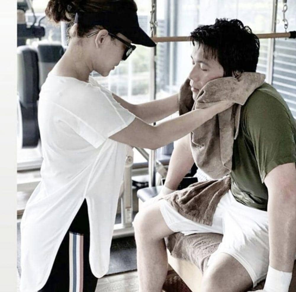 5 Momen Kemesraan Syahrini & Reino Barack yang Luar Biasa, Bucin Abis!