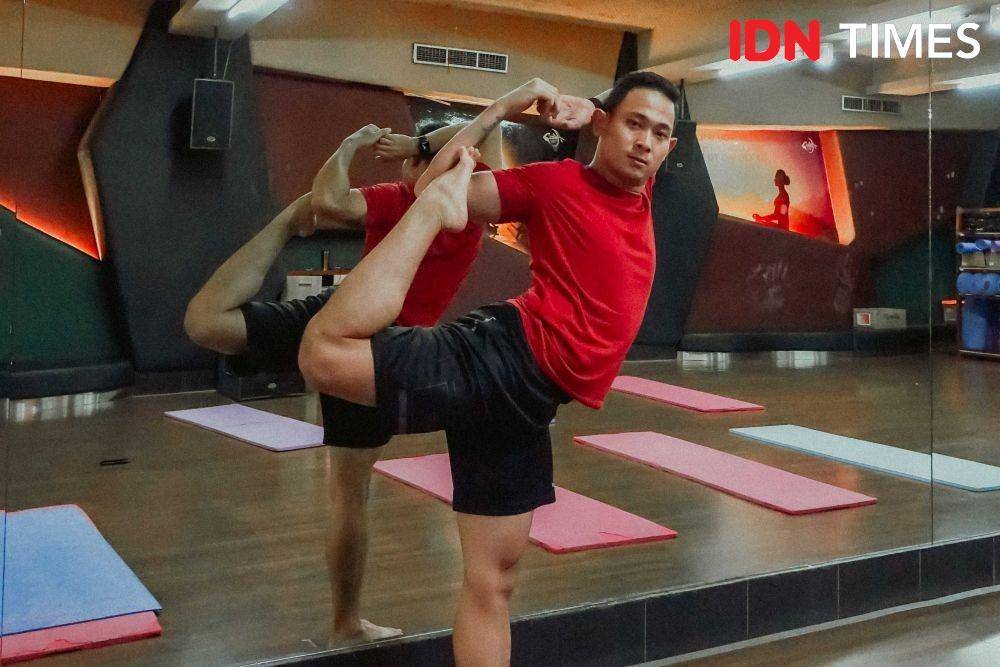Rory Saroso, Instruktur Yoga di Atlas Sport Club Surabaya. (IDN Times/David Andrew)