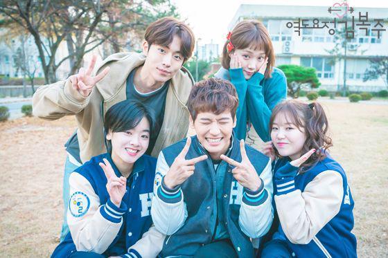5 Tips Fangirling KPop yang Asyik tanpa Saling Baper