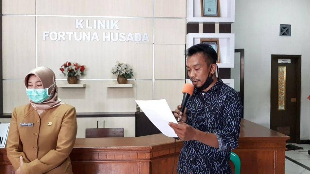 Pelaku penyebar hoax (kanan) akui perbuatannya. IDN Times/Daruwaskita