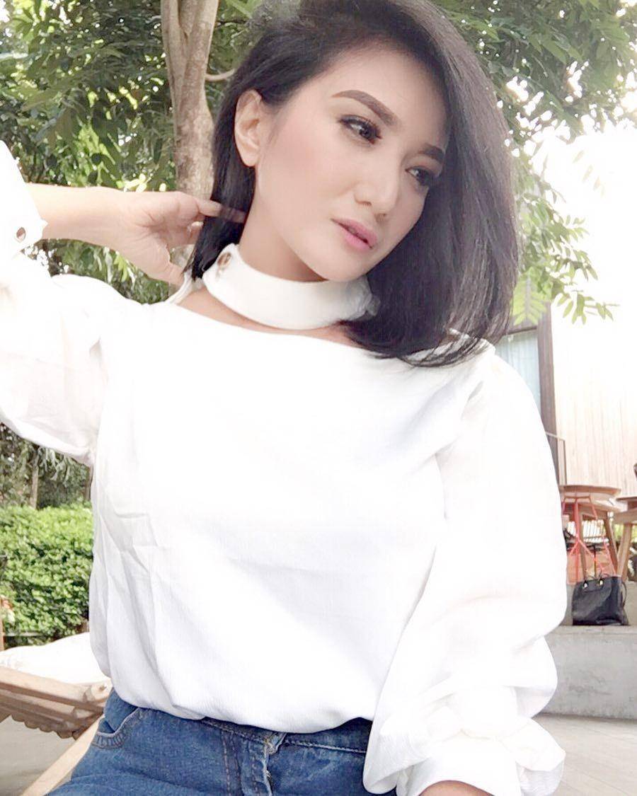 instagram.com/kikiamaliaworld