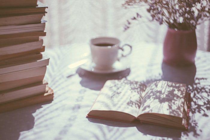 7 Rekomendasi Buku Puisi, Siap Temanimu Saat di Rumah Aja