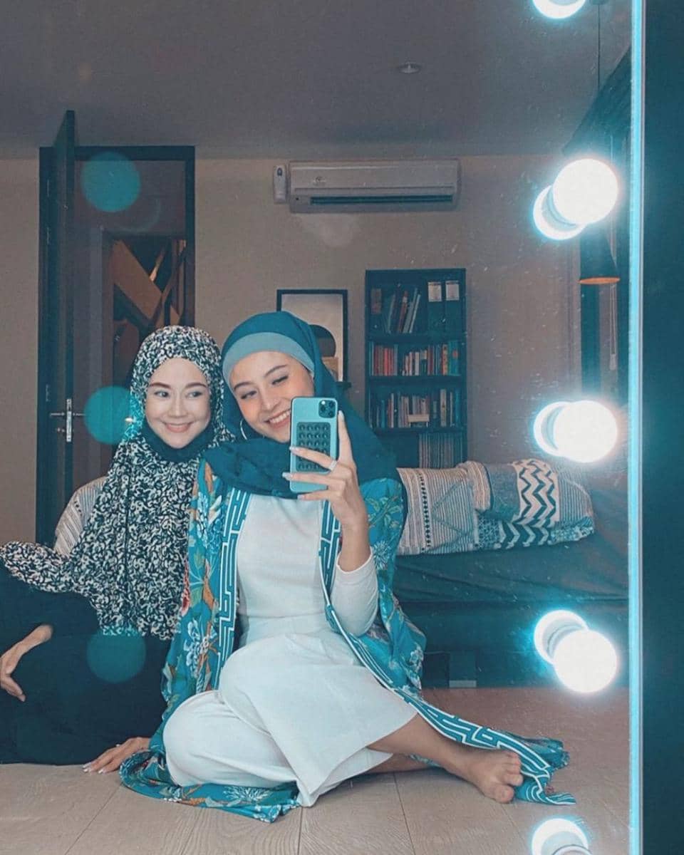 instagram.com/awkarin