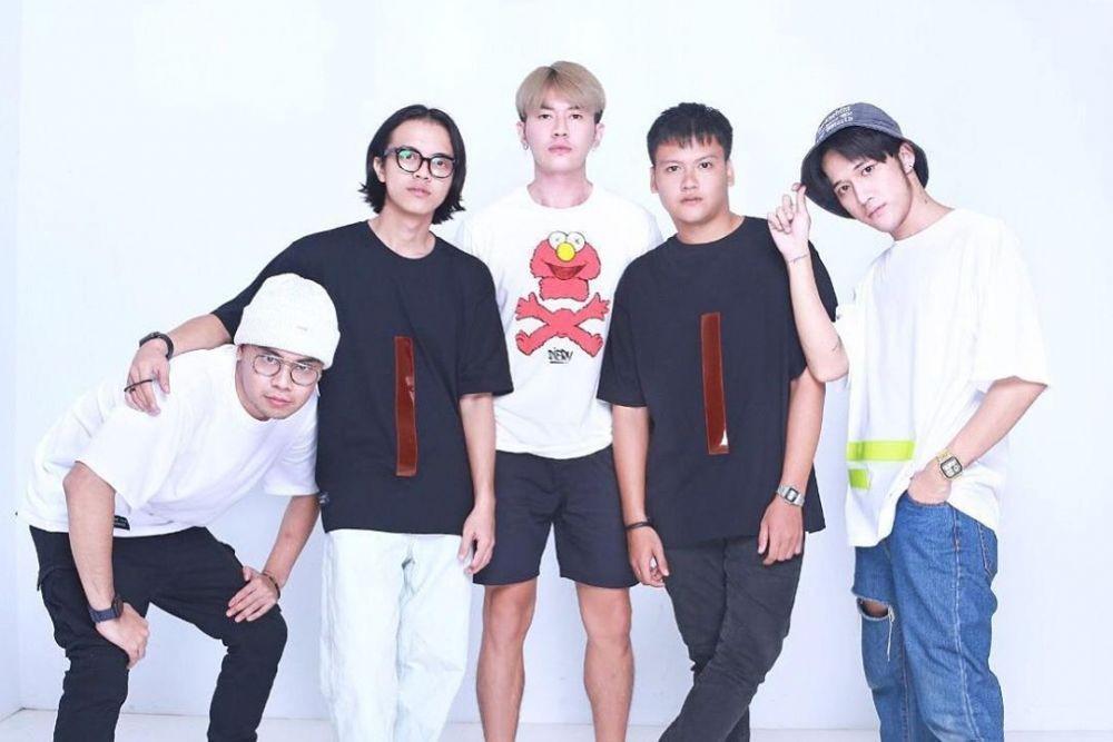 Satu Dekade Berkarya, 10 Potret Kompak Personel Boyband SMASH