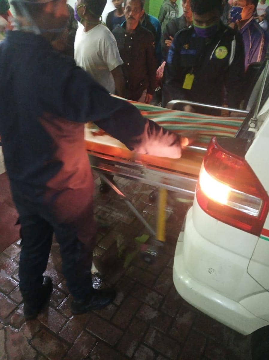 Salah satu korban lakalantas di Langkat, saat dibawa ke rumah sakit (IDN Times/ istimewa)