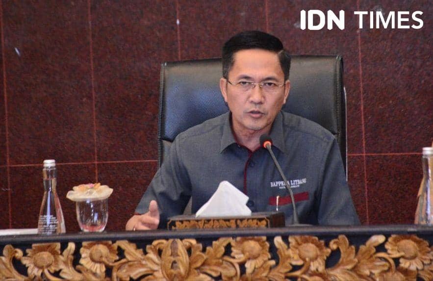 Siap-siap, Pelanggar PSBB Palembang Bersihkan Selokan