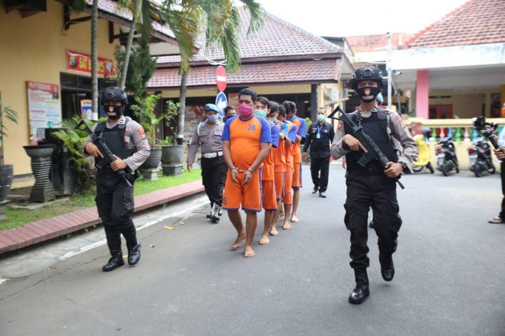 Keempat tersangka curanmor di Mapolres Jombang. IDN Times/Dok. Humas Polres