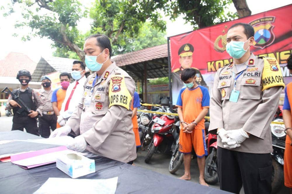Kapolres Jombang merilis ungkap kasus curanmor. IDN Times/Dok. Humas Polres