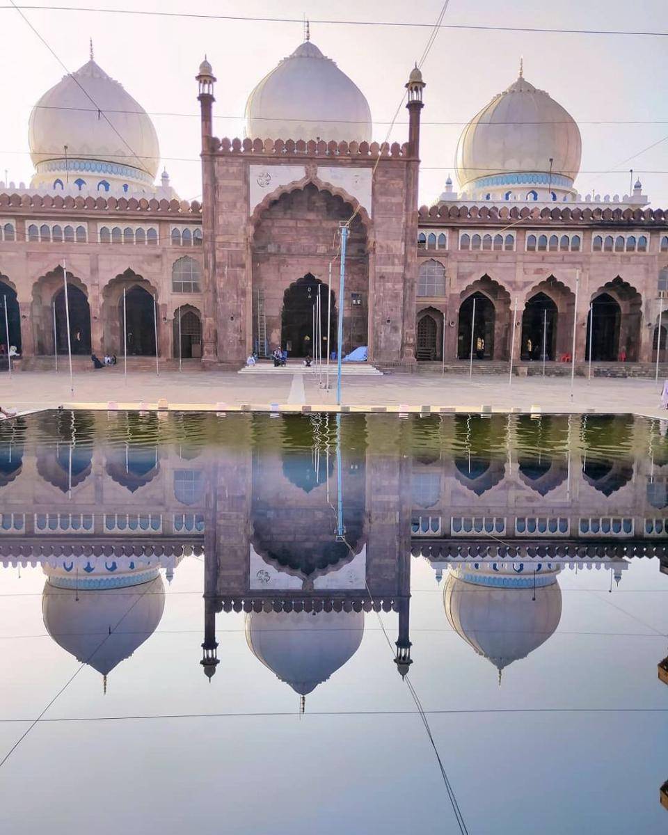 Taj-ul-Masajid di India (instagram.com/qamar_wth_phone)