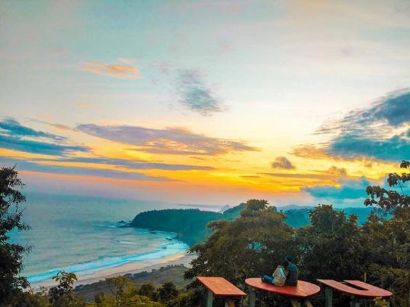 6 Wisata Pantai Selatan di Sumberoto Malang, Indah dan Menantang