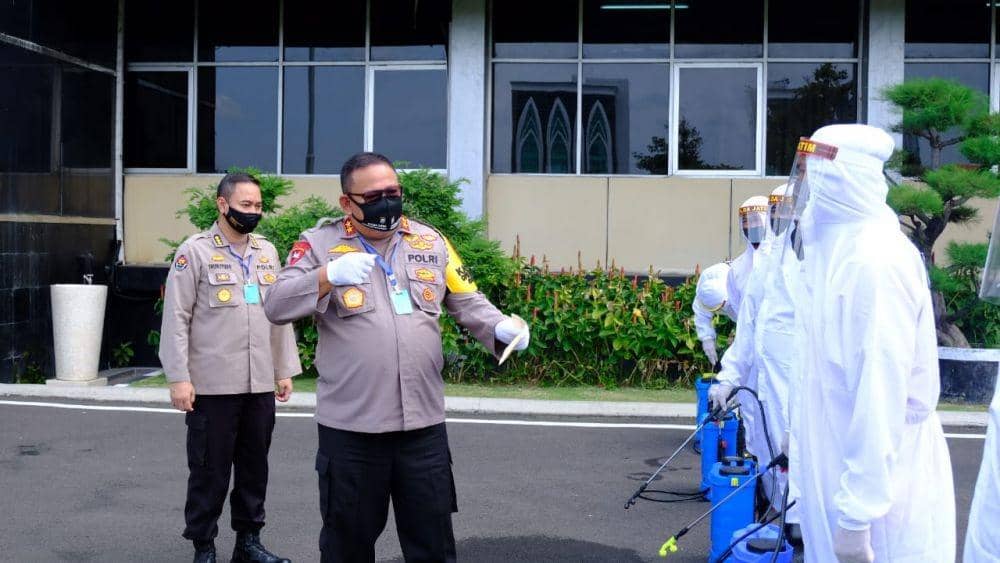 Kapolda Jatim, Irjen Pol Luki Hermawan saat meluncurkan tim COVID HUNTER. Dokumentasi Polda Jatim