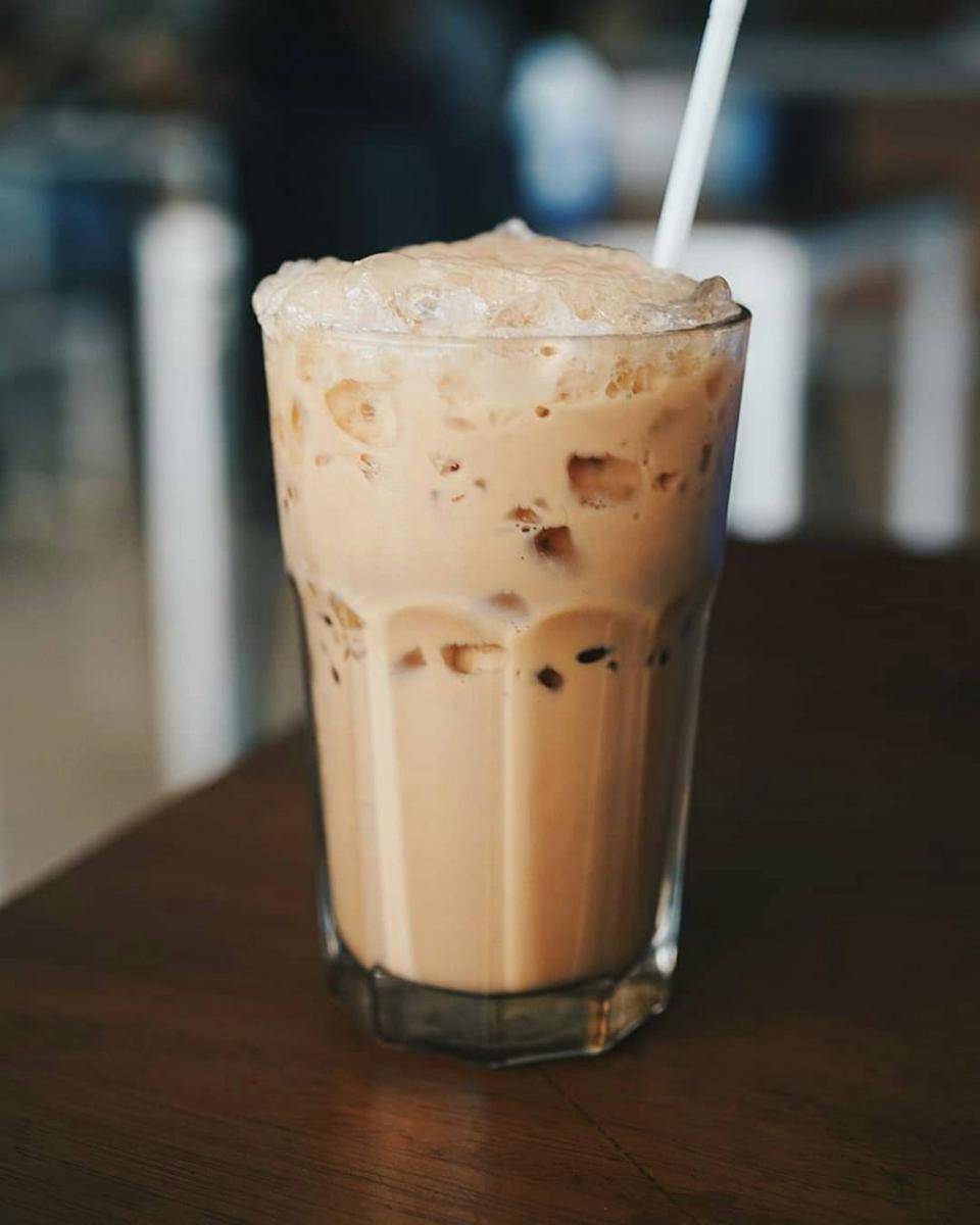 Ilustrasi es teh tarik (instagram.com/ayampedos)
