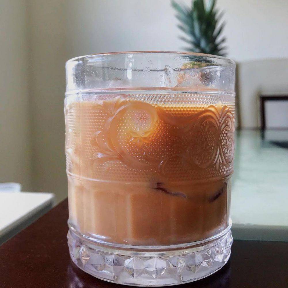 Ilustrasi es thai tea (instagram.com/my.batterhalf)