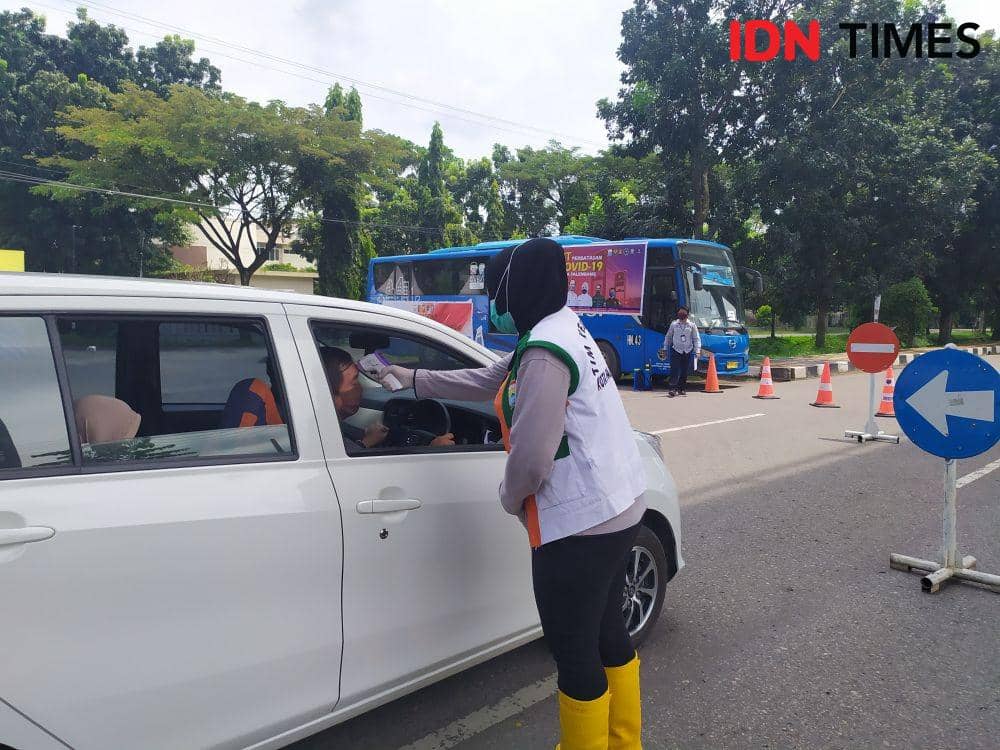 Posko Check Point COVID-19 di Jakabaring Palembang (IDN Times/Feny Maulia Agustin)