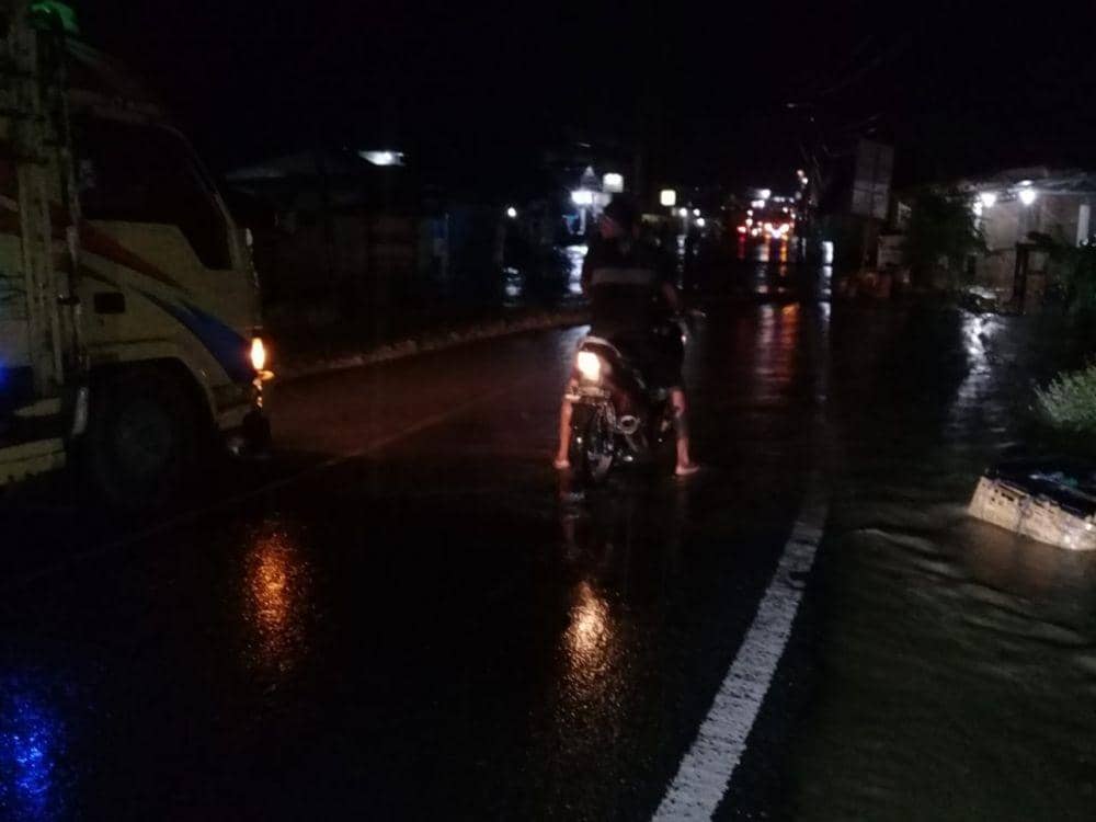 Banjir yang mengakibatkan warga harus mengungsi untuk sementara waktu (IDN Times/ istimewa)