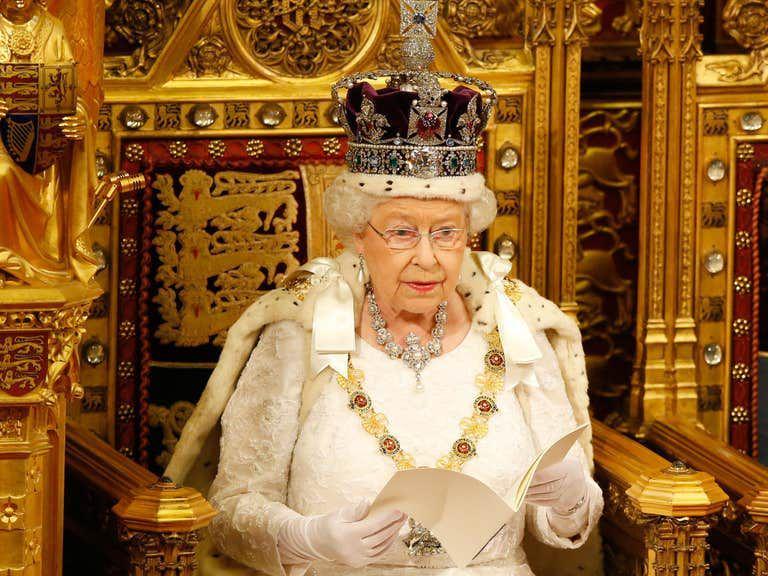 Selalu bawa kantong darah, 8 fakta mengejutkan ratu elizabeth ii