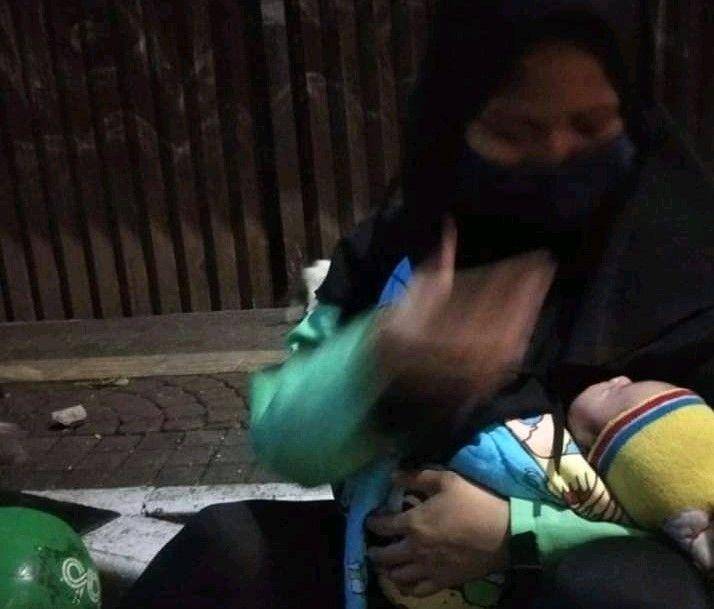 Tidak kuat bayar kontrakan, Dany dan keluarganya diusir pemilik kontrakan saat ini tinggal di basecamp ojol (Dok. Istimewa)