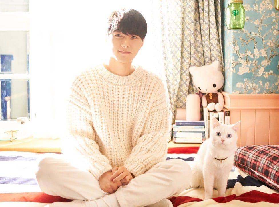 10 Potret Manis L bersama Kucing di "Meow, The Secret Boy"