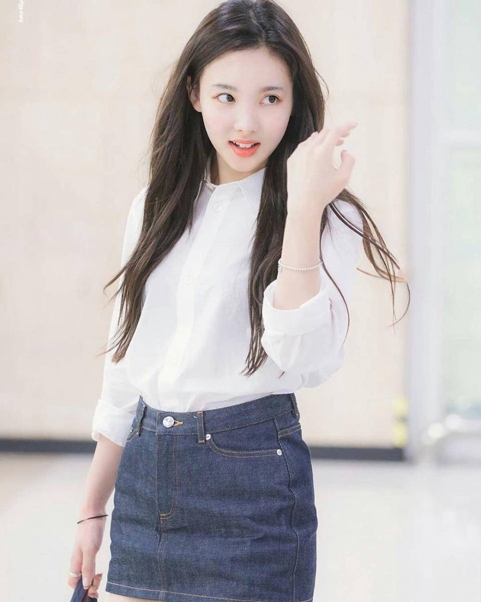 instagram.com/twnayeon