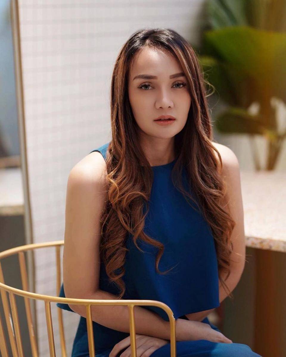 Instagram.com/cintacharoselinaa