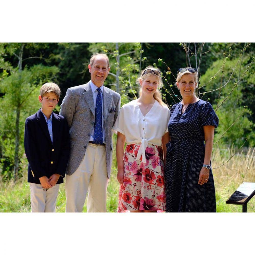 instagram.com/theroyalfamily