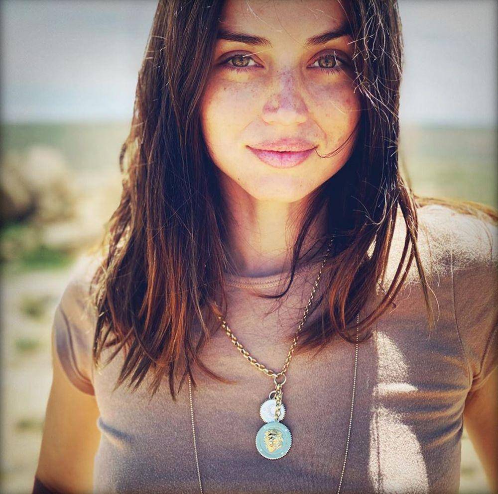 Instagram.com/ana_d_armas/