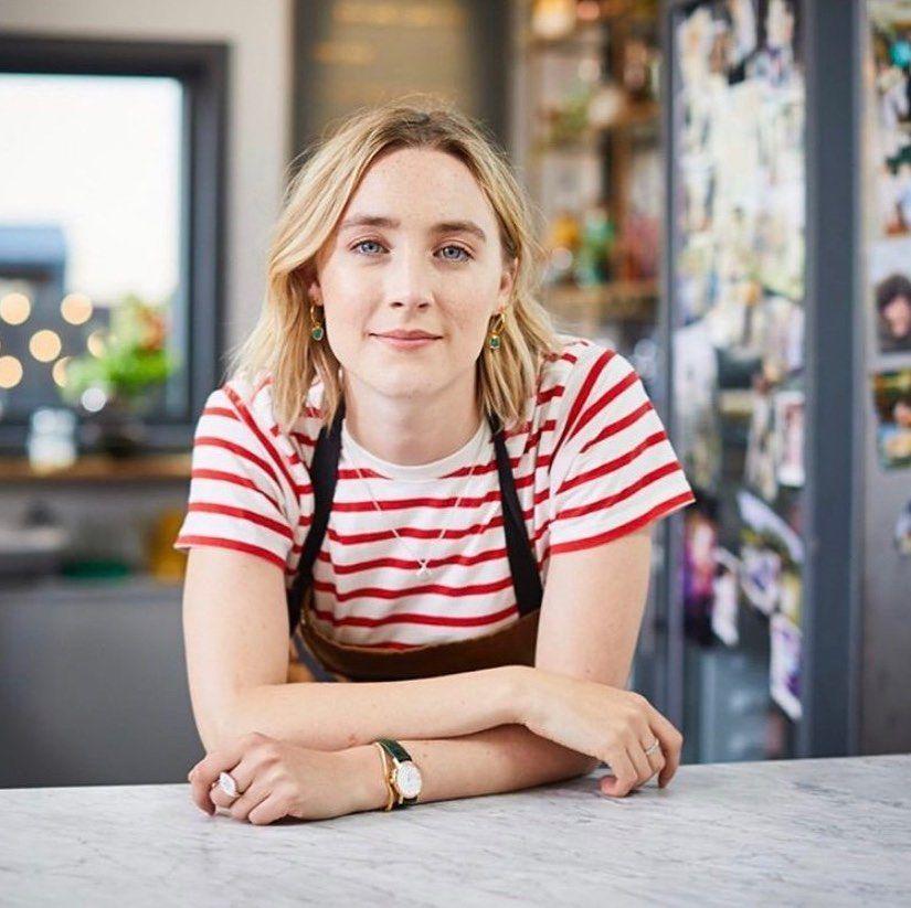9 Pesona Saoirse Ronan dengan Mata Biru, Bikin Hati Ambyar!