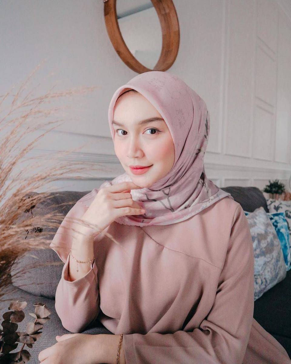 instagram.com/melodyprima