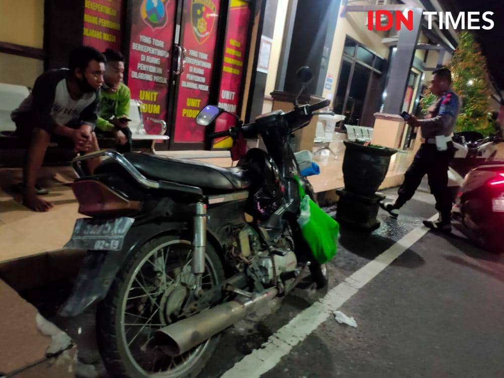 Barang bukti kendaraan motor di Polres Jombang. IDN Times/Zainul Arifin