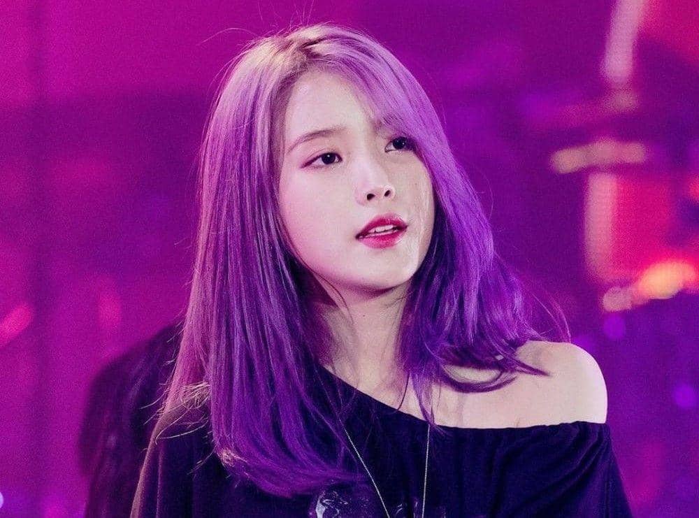 9 Potret IU dengan Rambut Berwarna Ungu, Pesonanya Susah Ditolak!