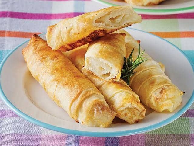 7 Kudapan Panjang yang Cocok Jadi Camilan Saat Mulai Jenuh di Rumah