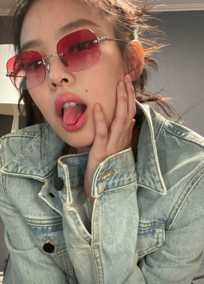 instagram.com/jennierubyjane