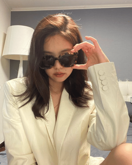 instagram.com/jennierubyjane