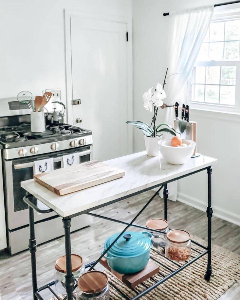 instagram.com/crateandbarrel