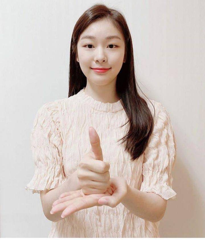 Instagram.com/yunakim