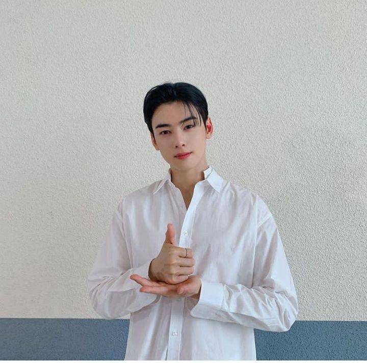 Instagram.com/eunwoo.o_c