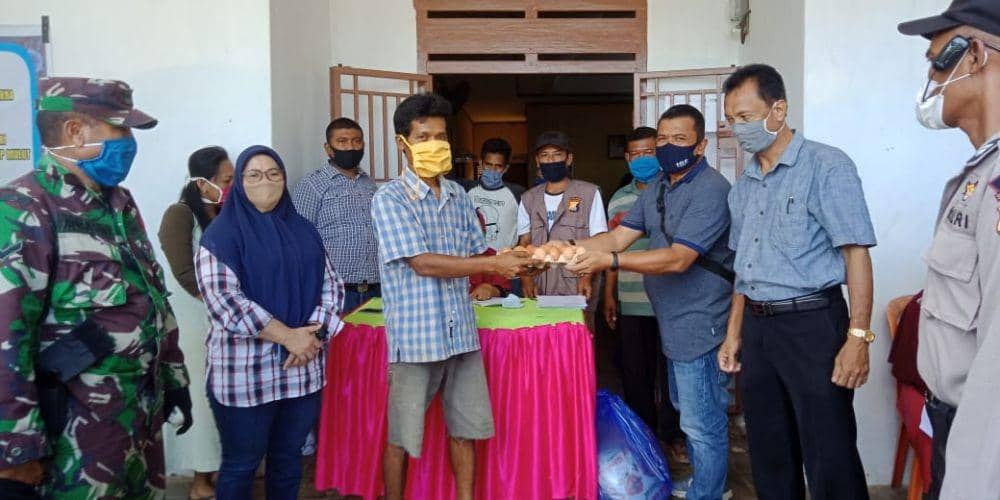 Ilustrasi. Penyaluran paket sembako di Kabupaten Gowa, Minggu (3/5). Humas Pemkab Gowa