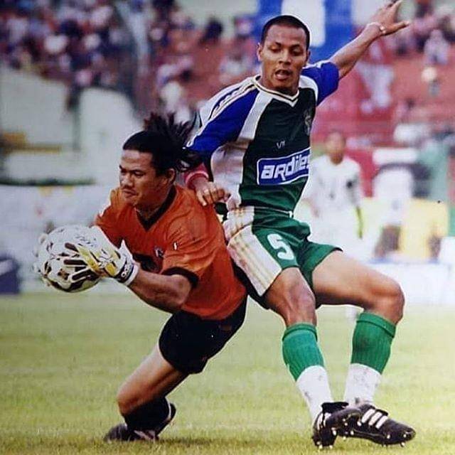 Sumardi kiper PKT. (Instagram/@iwan_ismantono).