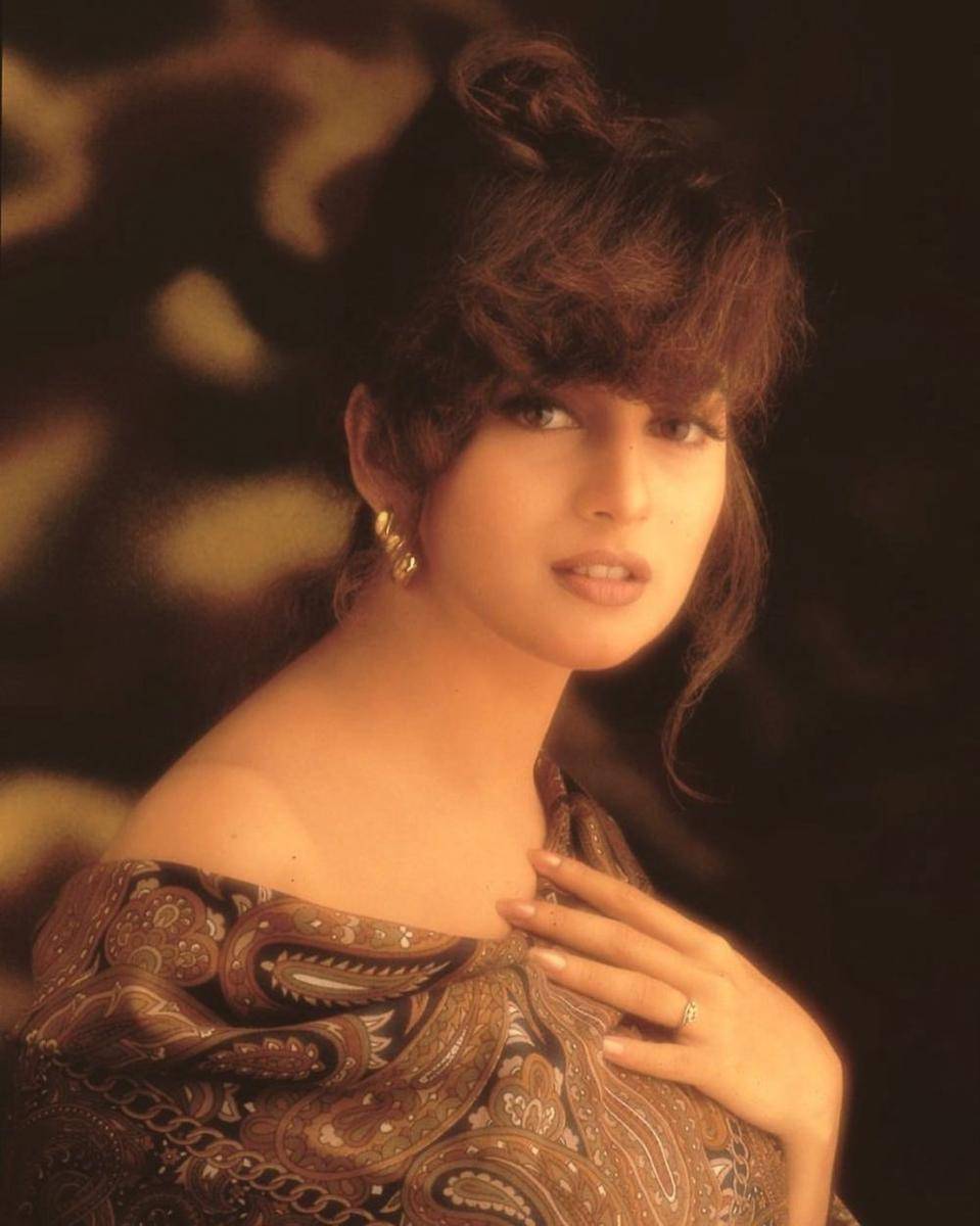 instagram.com/madhuridixitnene