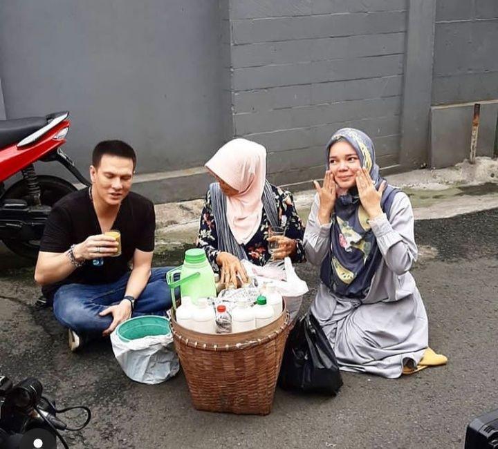 10 Potret Humble Bertrand Antolin yang Bikin Hati Terenyuh