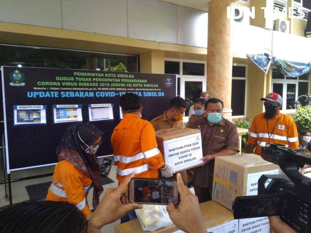 Bantuan alat kesehatan akan diserahkan kepada petugas medis (Hendra Simanjuntak/IDN Times)