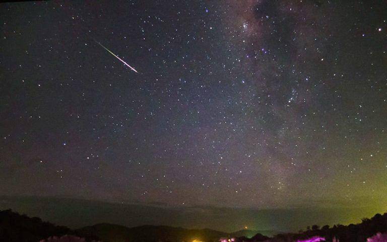 Eta-Aquarid pada tahun 2014. Frankie Lucena via skyandtelescope.org