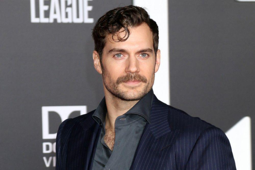 Karismatik! 10 Potret Henry Cavill yang Makin Gagah pada Usia 37 Tahun
