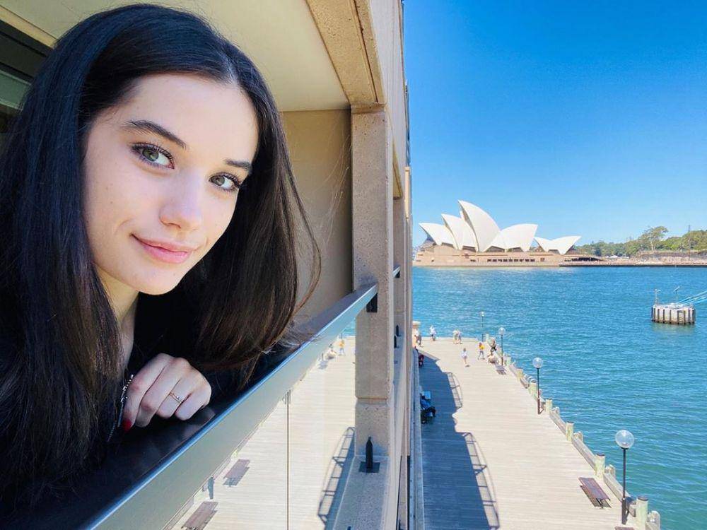 instagram.com/ella.travolta